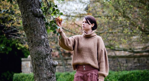 アカデミー賞ノミネート女優ジュシー・バックリー演じる主人公に、“同じ顔”をした男たちが迫る…