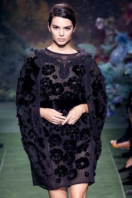 ケンダル・ジェンナー、旧友パリス・ジャクソンの活躍に嫉妬!?