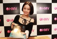 HMVエソラ池袋で発売記念イベントを開催したMINAMO