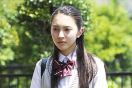 ドコモのCMに出演し、その美少女ぶりが話題になった若手女優の久保田紗友