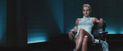 伝説の“足組み”シーンが、4Kの高画質で再臨！