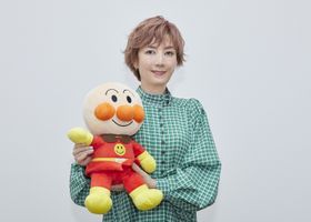 女優、声優として輝き続ける戸田恵子が、あなたの質問に回答！「宝物」だというアンパンマンとの出会いについてたっぷりと語った