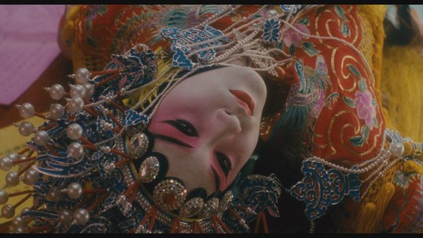 【写真を見る】レスリー・チャン演じる程蝶衣の美しさに心酔！