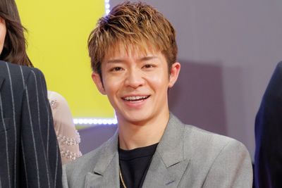 主演の岸優太はギャグの無茶ぶりにも笑顔で対応！