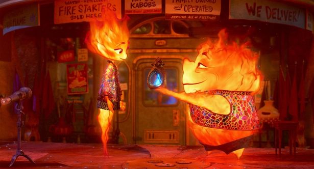 【写真を見る】監督の亡き家族との思い出も反映…“家族の絆”も描かれる『マイ・エレメント』