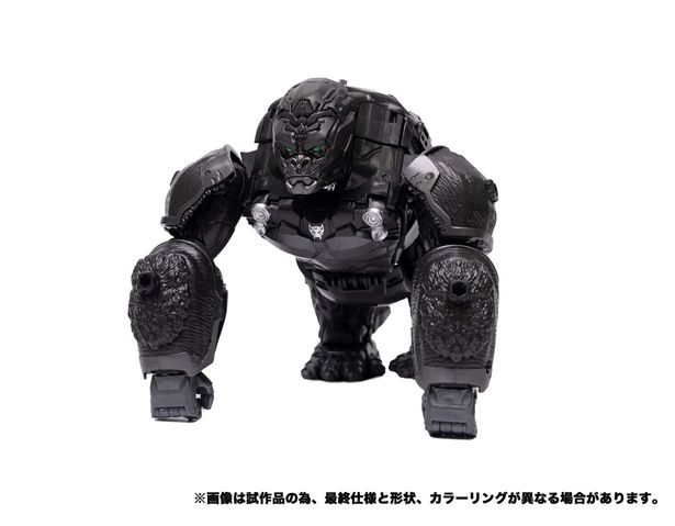 映画に登場するオプティマスプライマルのデザインをリアルに再現し、フルポーザブル可動で劇中のポージングが可能！