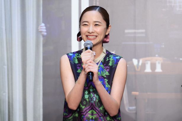 平丘麻耶役の堀田真由