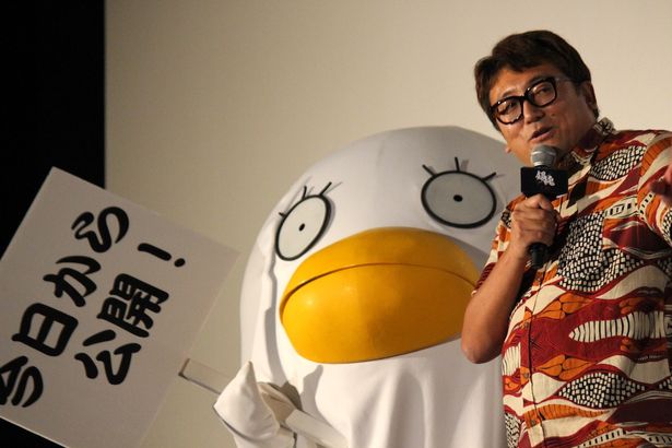 エリザベスをいじる福田監督