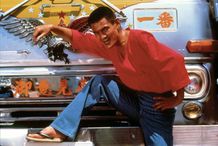 菅原文太のコミカルな演技に人気が集まった「トラック野郎」シリーズ