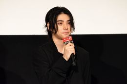 3月に休養を発表していた村上虹郎