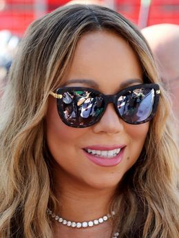 気合入れすぎ？マライア・キャリー、ライブでのレオタード姿に波紋広がる