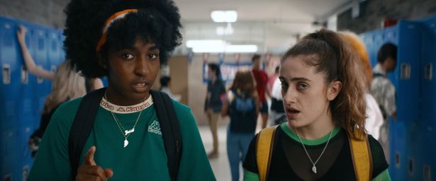 “女子高生版ファイトクラブ”、“エロくて血生臭い青春映画”と話題のティーンコメディがトップテンに急浮上！