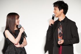 『禁じられた遊び』の初日舞台挨拶が開催された