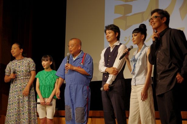 イベントでは、子供たちの質問にも積極的に答えていた