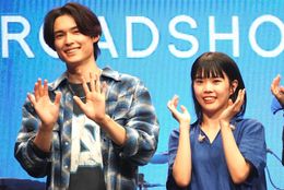 “キリエバンド”、一夜限りの生演奏で観客を魅了！