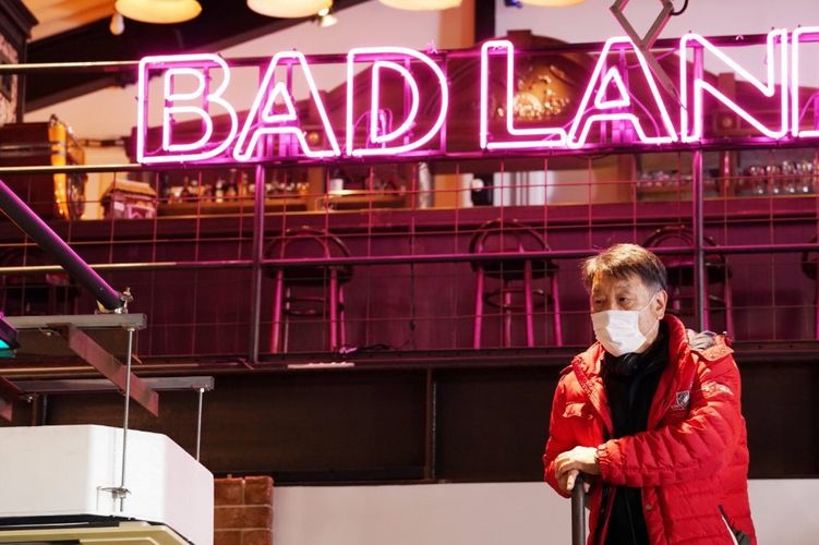 “関西弁フィルム・ノワール”の魅力はロケ＆セットにあり！『BAD LANDS　バッド・ランズ』舞台裏はトリビア満載