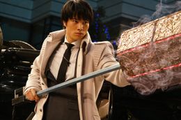 『東京喰種 トーキョーグール』で喰種捜査官の亜門を演じる鈴木伸之