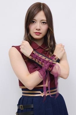 最新写真集「パスポート」が記録的ヒットとなった白石