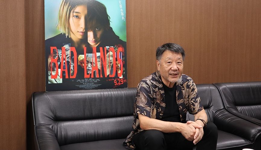 『BAD LANDS　バッド・ランズ』原田眞人監督に独占インタビュー！『燃えよ剣』とのつながりや群衆演出の裏側が明らかに