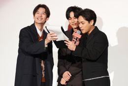 MCゆとりなし？！映画『ゆとりですがなにか インターナショナル』(公開中)の初日舞台挨拶にゆとりチームが集結
