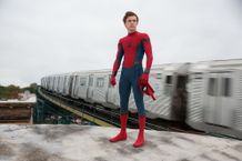現役の高校生でまだまだ未熟なスパイダーマンことピーター・パーカー(『スパイダーマン：ホームカミング』)
