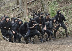 映画「忍びの国」より。伊賀の忍びたち