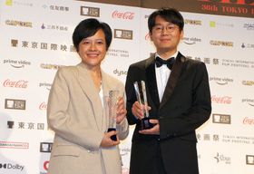 黒澤明賞を受賞したモーリー・スリヤ監督とグー・シャオガン監督