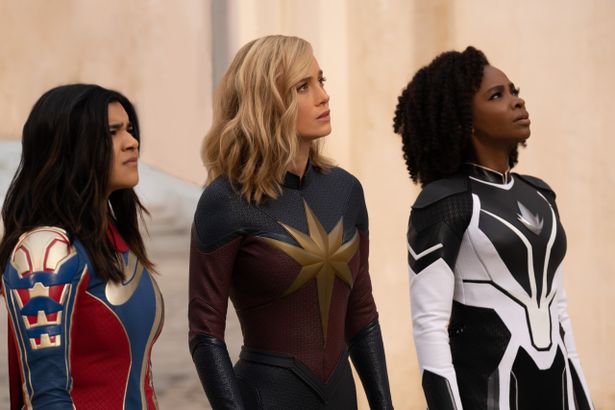 キャプテン・マーベルが、アベンジャーズオタクな高校生ヒーロー“ミズ・マーベル“と、敏腕エージェント“モニカ・ランボー“とチームを組む『マーベルズ』