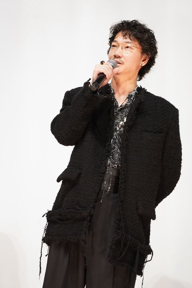 舞台挨拶に集まった制作陣への感謝を口にした綾野剛