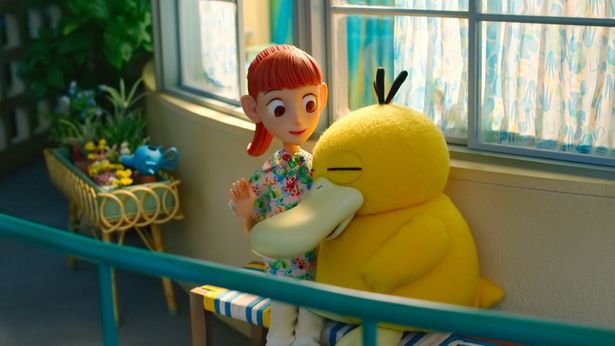 ハルや他のコンシェルジュたちと交流するコダック