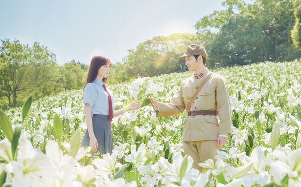 2位は福原遥と水上恒司のW主演映画『あの花が咲く丘で、君とまた出会えたら。』