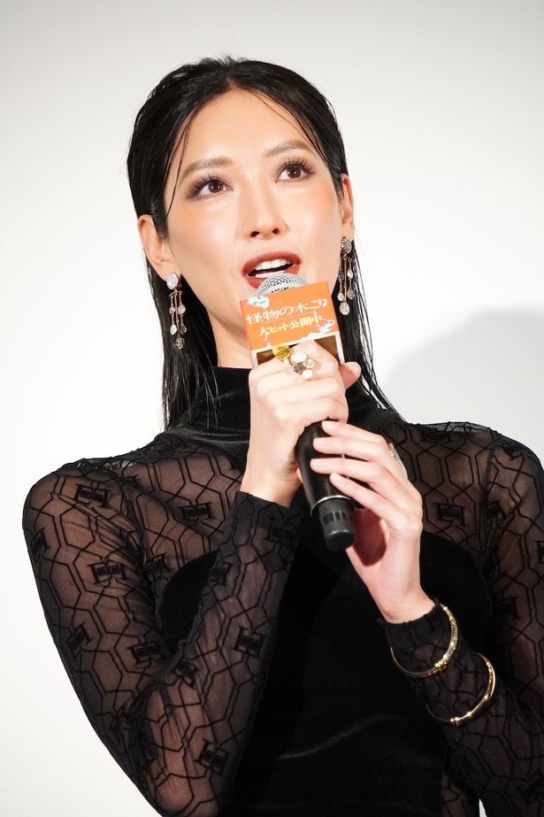 二宮と対峙する刑事を演じた菜々緒