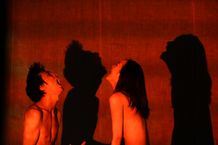 物騒な作品群を作り続けてきた佐藤寿保監督とは何者なのか？