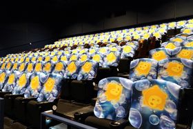 映画『ウィッシュ』から”願い星スター”が舞い降りた！「ディズニーシアター」が開催中