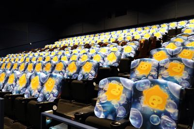 映画『ウィッシュ』から”願い星スター”が舞い降りた！「ディズニーシアター」が開催中