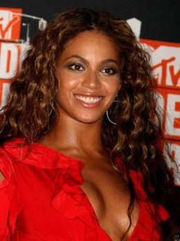 ビヨンセ・ノウルズ＝カーターに改名