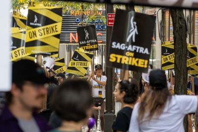 米脚本家組合(WGA)と米俳優組合(SAG-AFTRA)によるダブルストライキの影響を振り返る