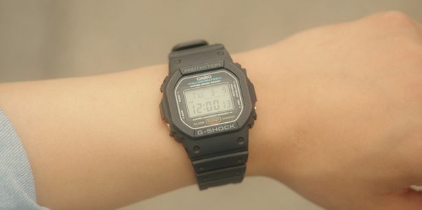 【写真を見る】1983年にカシオ計算機から発売された「G-SHOCK」。国外でも大流行！