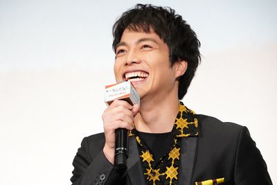 前髪を焦がし「チリチリになった」と告白！