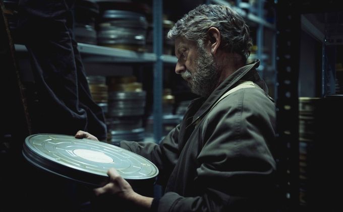 ミツバチのささやき：映画作品情報・あらすじ・評価｜MOVIE WALKER