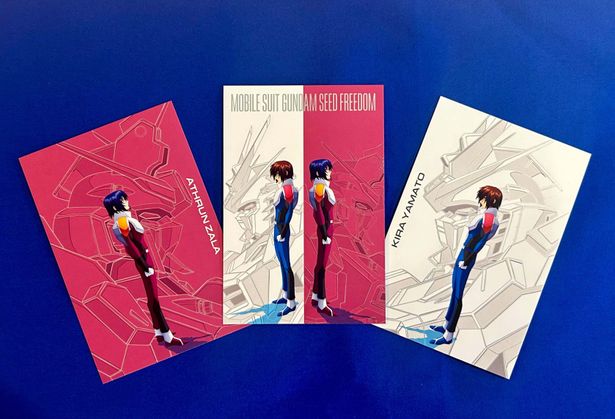 先着の購入特典は描き下ろしのオリジナルポストカード！購入店舗によって絵柄が異なる全3種