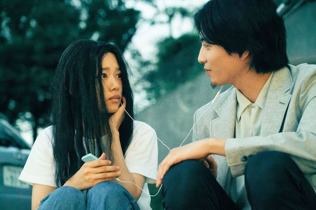 三島の声なきSOSを聴き取り救い出してくれた“アンさん”こと岡田安吾とのかけがえのない日々を切り取ったシーン