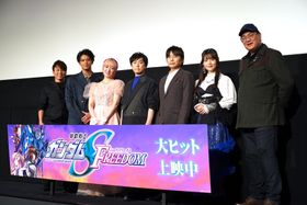 劇場版『機動戦士ガンダムSEED FREEDOM』(公開中)の公開記念舞台挨拶に登壇した保志総一朗、田中理恵、石田彰、上坂すみれ、森崎ウィン、西川貴教、福田己津央監督