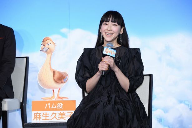 母親のパム役の麻生久美子