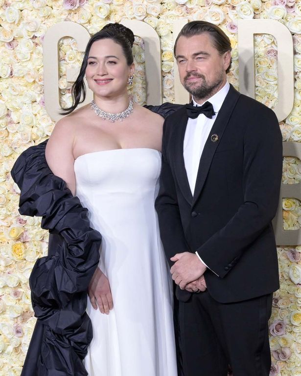 【写真を見る】『キラーズ・オブ・ザ・フラワームーン』のリリー・グラッドストーンとレオナルド・ディカプリオ