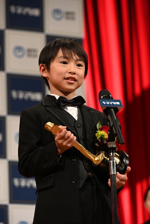 『ほかげ』でキネ旬史上最年少の受賞者となった塚尾桜雅