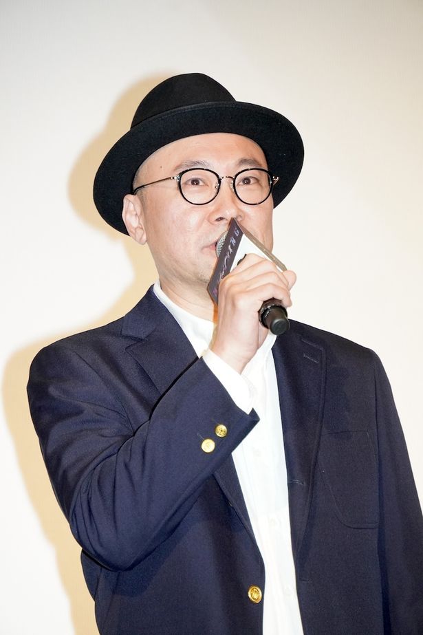 『マッチング』初日舞台挨拶に登壇した内田英治監督