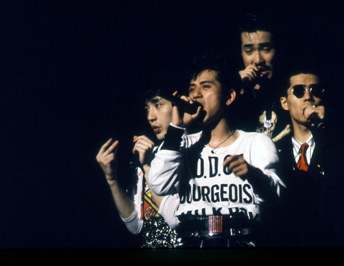 チェッカーズの伝説のライブフィルムは圧巻だった…楽曲と藤井
