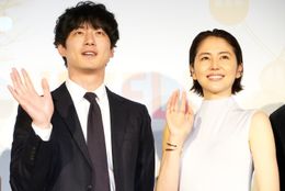 長澤まさみ＆坂口健太郎が『海街diary』以来、久々に共演を果たした