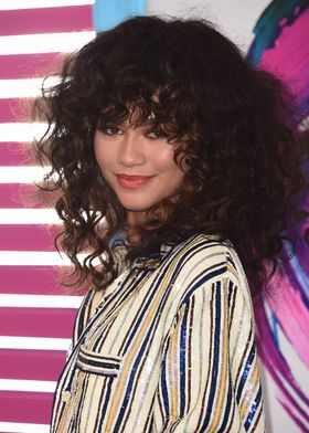 ティーン・チョイス・アワード授賞式、ベストドレッサーに選ばれたのは…